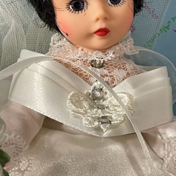 Madame Alexander restrung 10" Portrettes Father of the Bride #24623 doll. - Picture 3 of 12